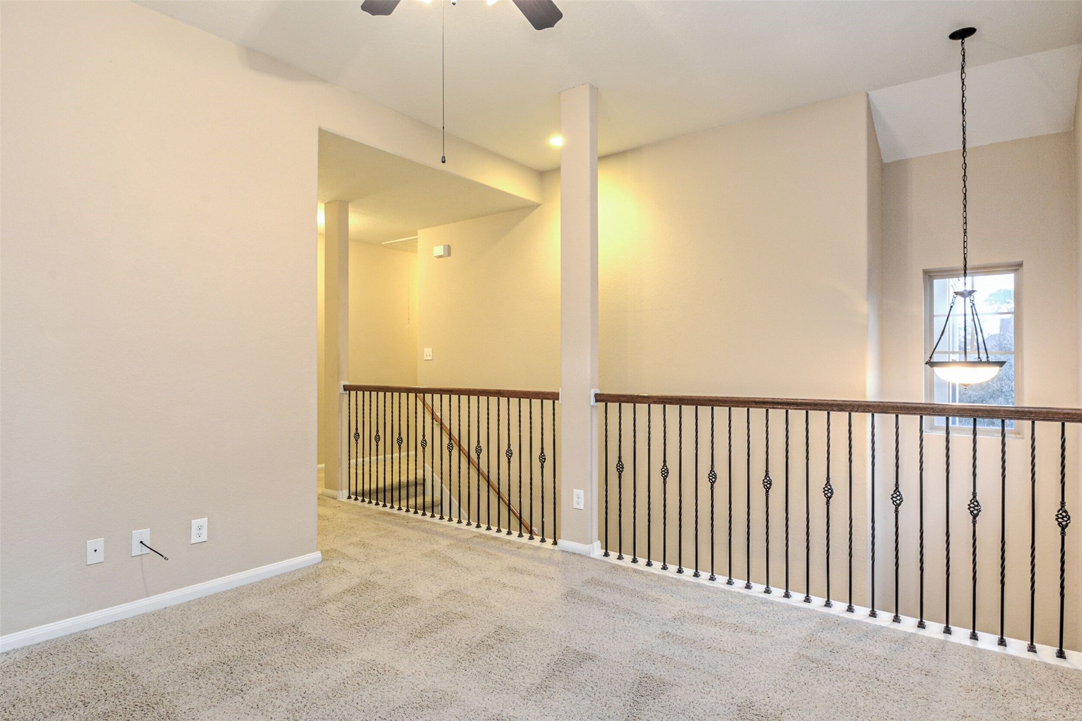 19 Cheswood Manor Court The Woodlands, TX 77382 - Photo 28 of 37 a view of a hallway