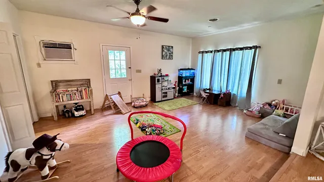 $170,000 | 909 North Road, West Frankfort, IL 62896