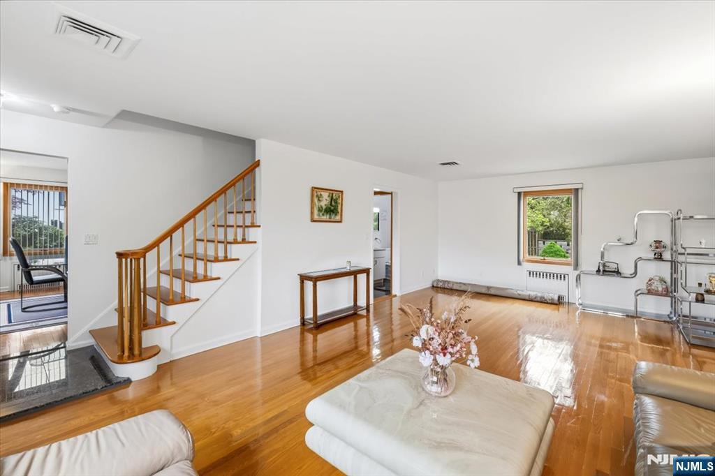 535 Summit Street Englewood Cliffs, NJ 07632 - Photo 3 of 34