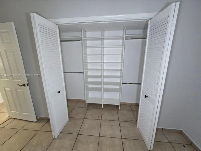 a view of a utility room