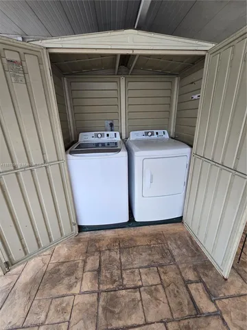 $2,300 | 2270 West 54th Place, Unit 2, Hialeah, FL 33016