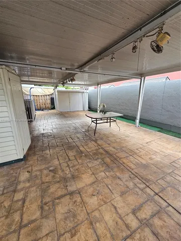 $2,300 | 2270 West 54th Place, Unit 2, Hialeah, FL 33016