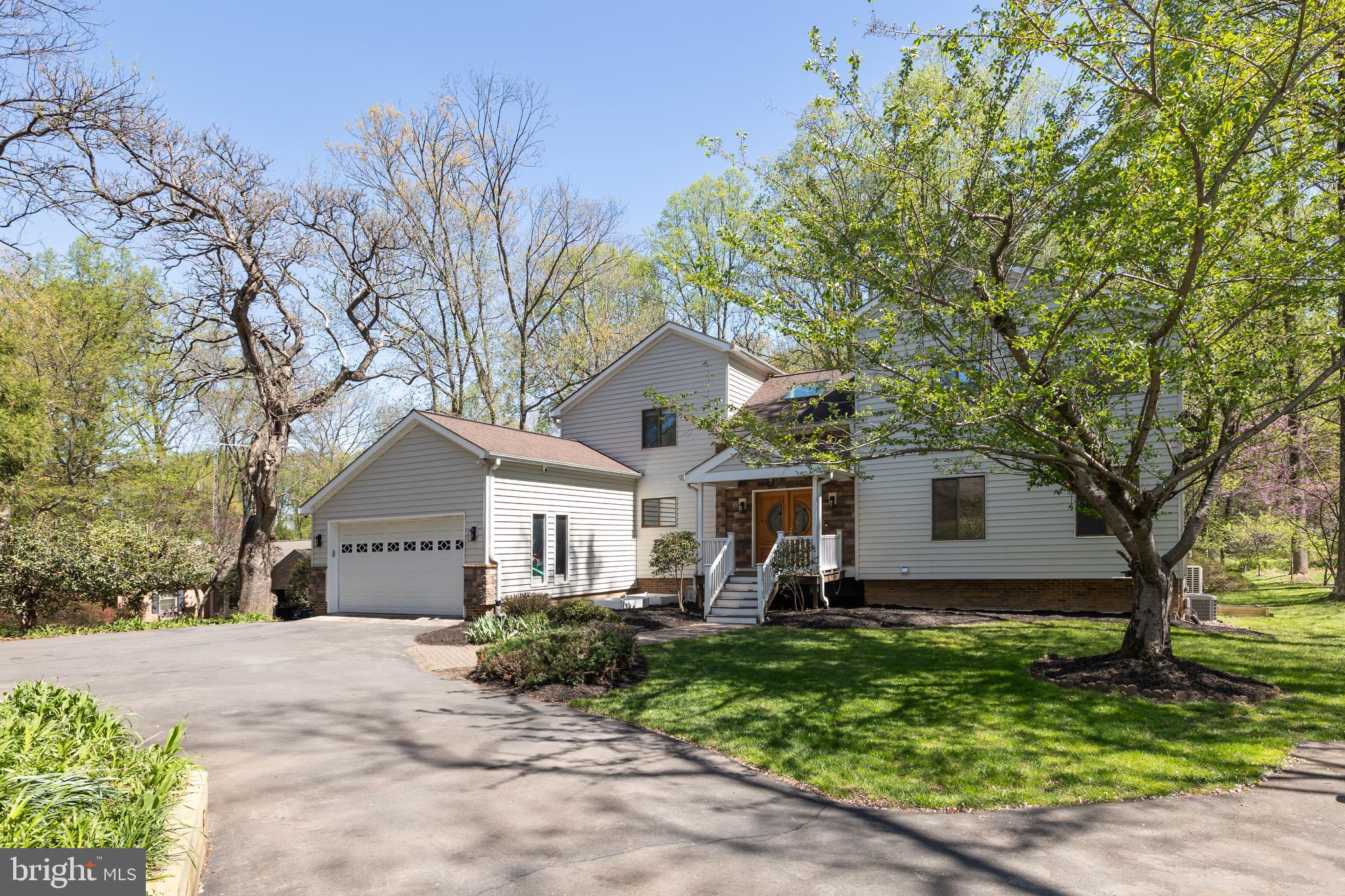 513 Springvale Road Great Falls, VA 22066 - Photo 2 of 95