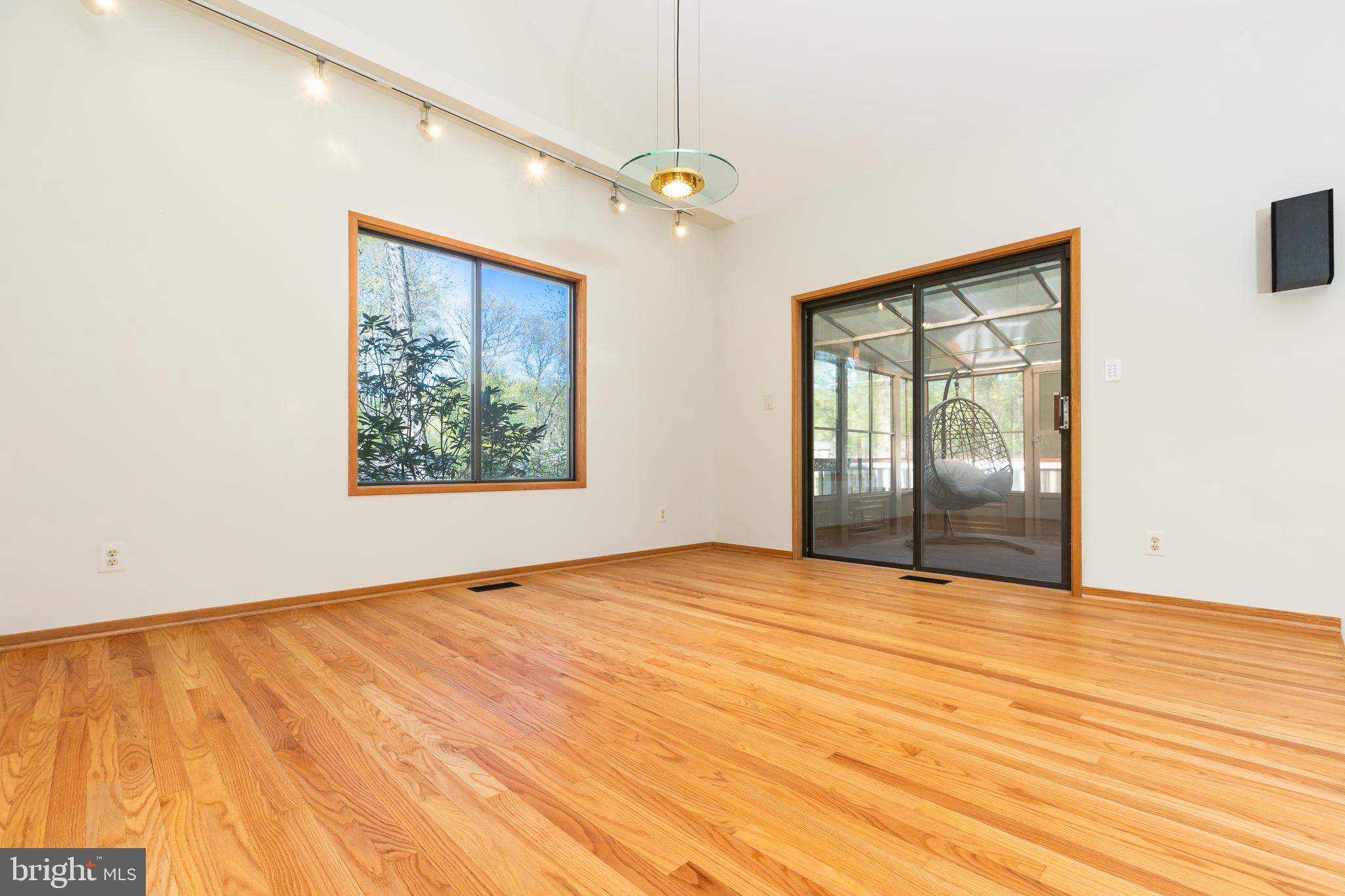 513 Springvale Road Great Falls, VA 22066 - Photo 27 of 95 Dining room