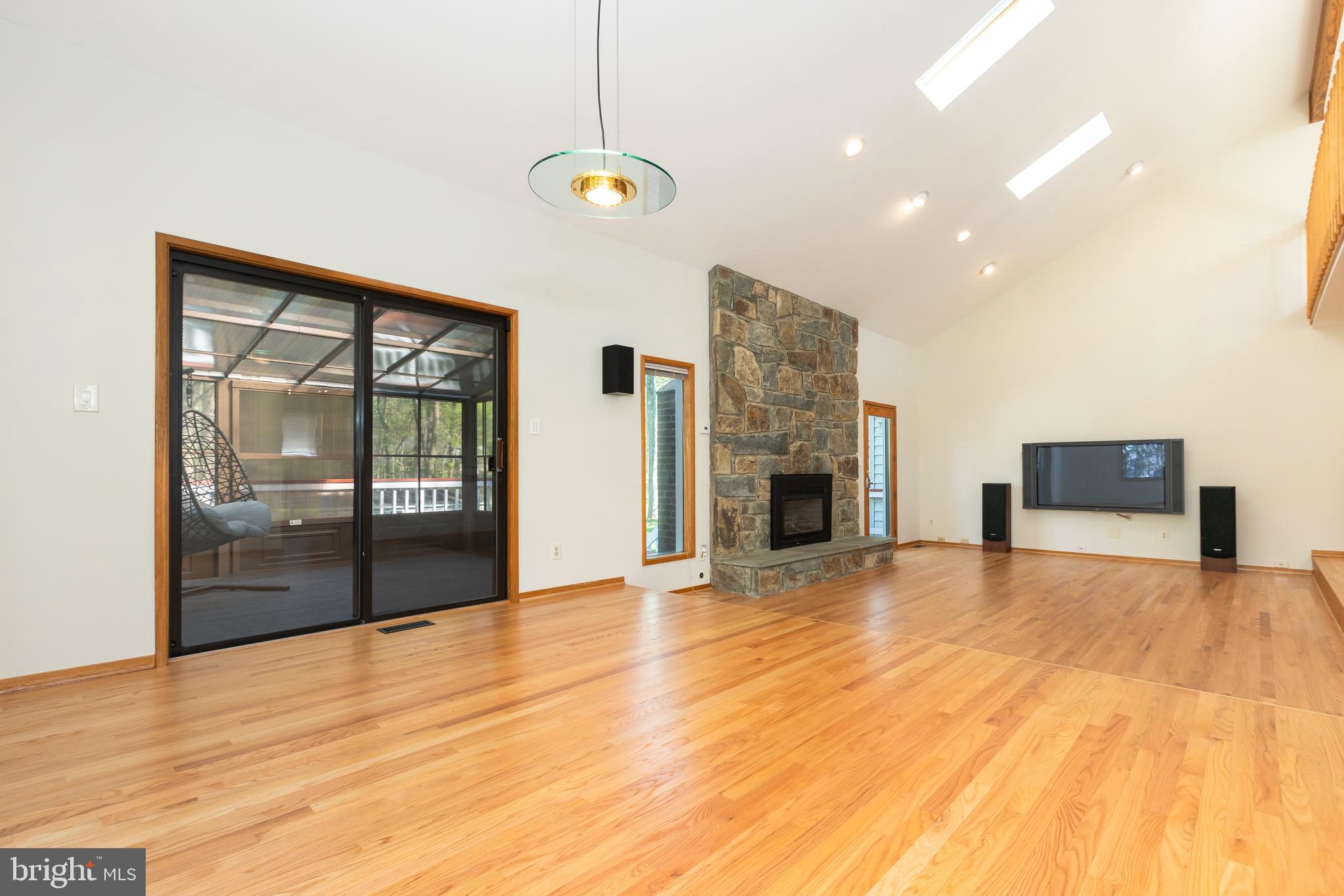 513 Springvale Road Great Falls, VA 22066 - Photo 29 of 95 Dining room