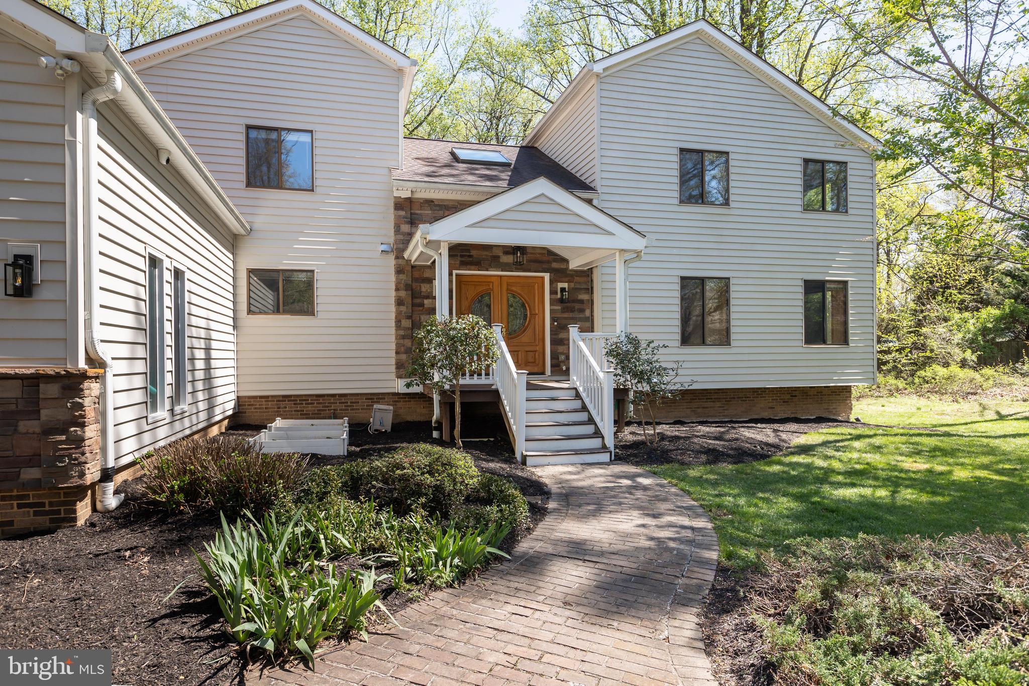 513 Springvale Road Great Falls, VA 22066 - Photo 3 of 95