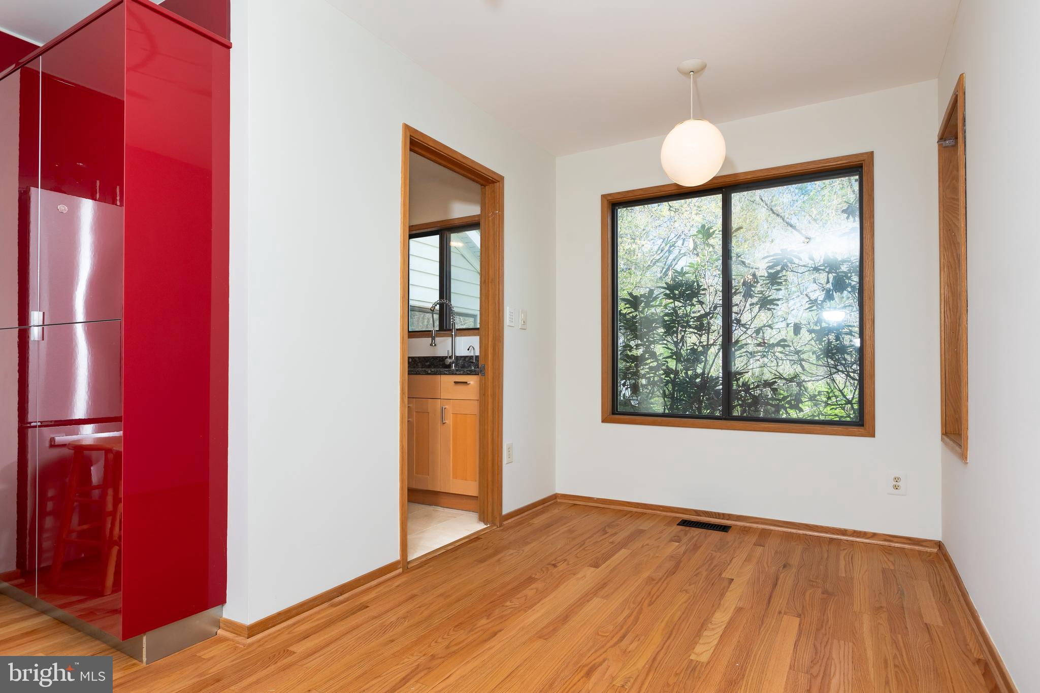 513 Springvale Road Great Falls, VA 22066 - Photo 35 of 95 Breakfast area