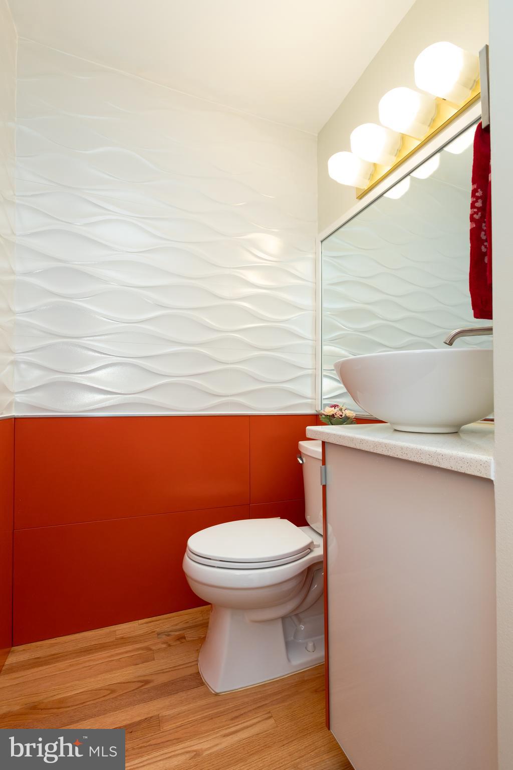 513 Springvale Road Great Falls, VA 22066 - Photo 36 of 95 Powder room