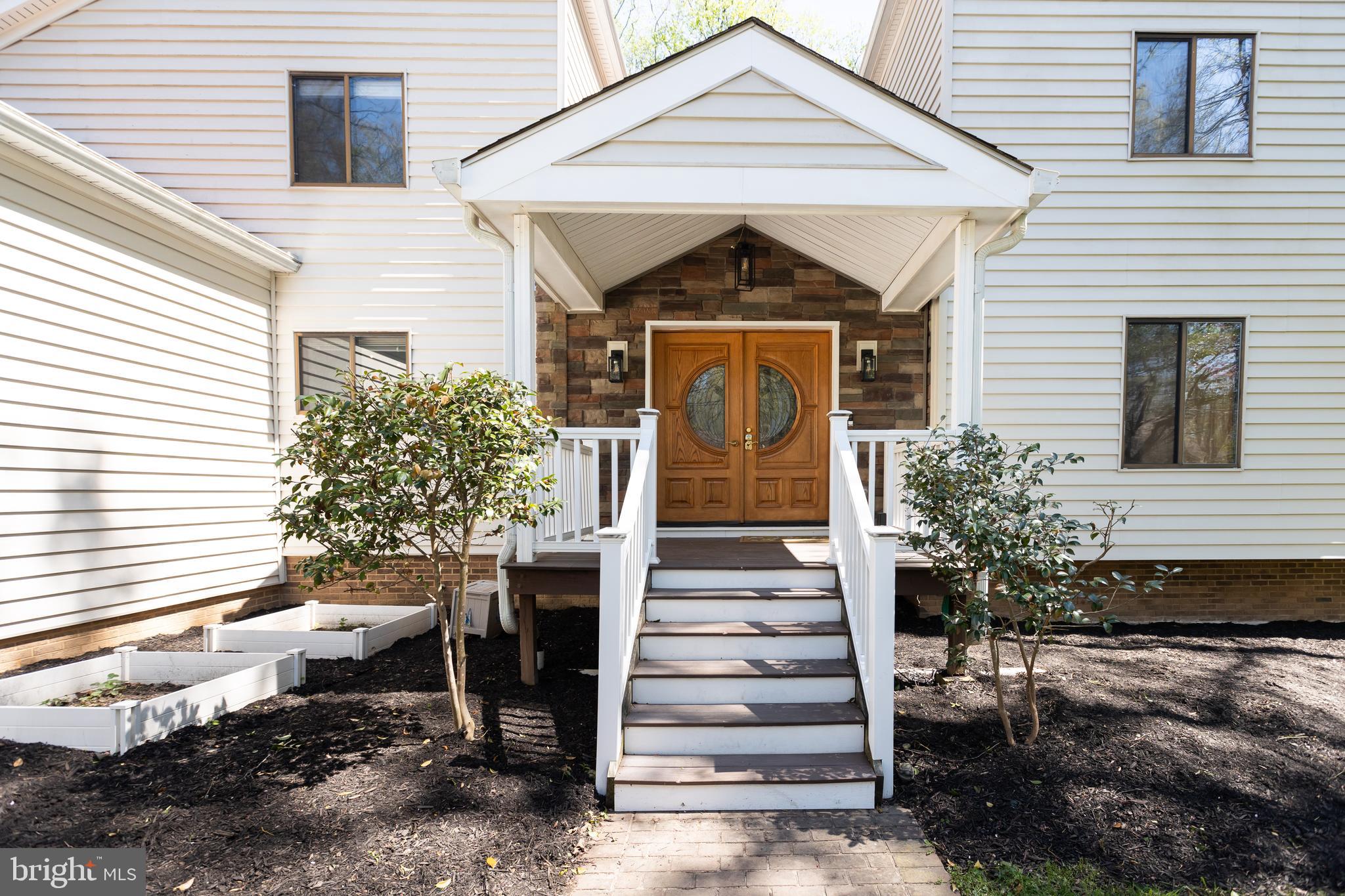 513 Springvale Road Great Falls, VA 22066 - Photo 4 of 95