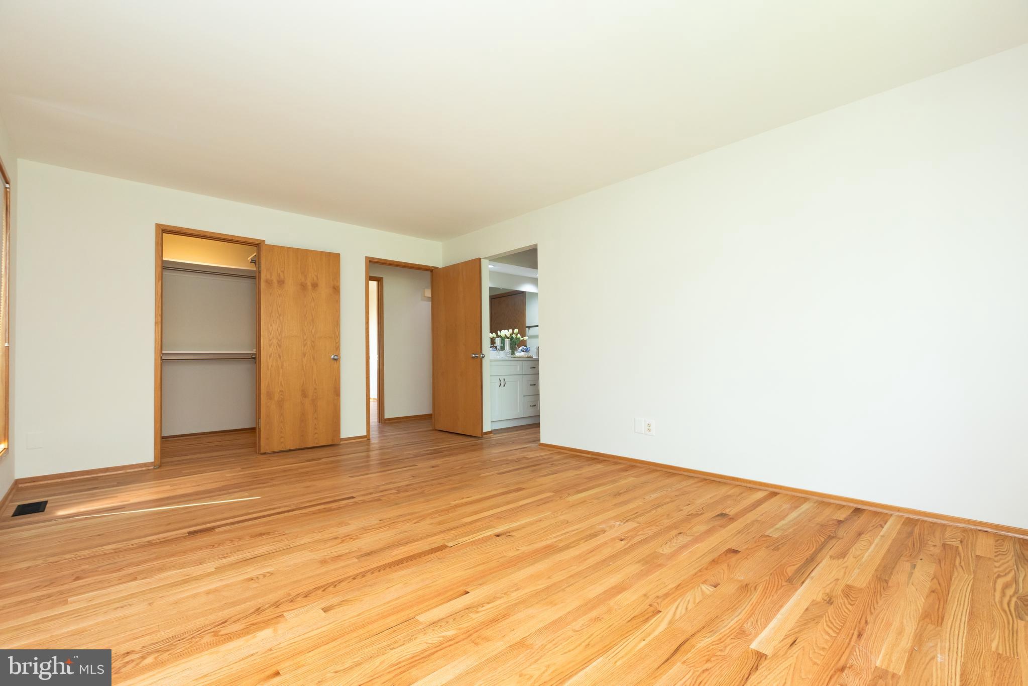 513 Springvale Road Great Falls, VA 22066 - Photo 41 of 95 Master suite