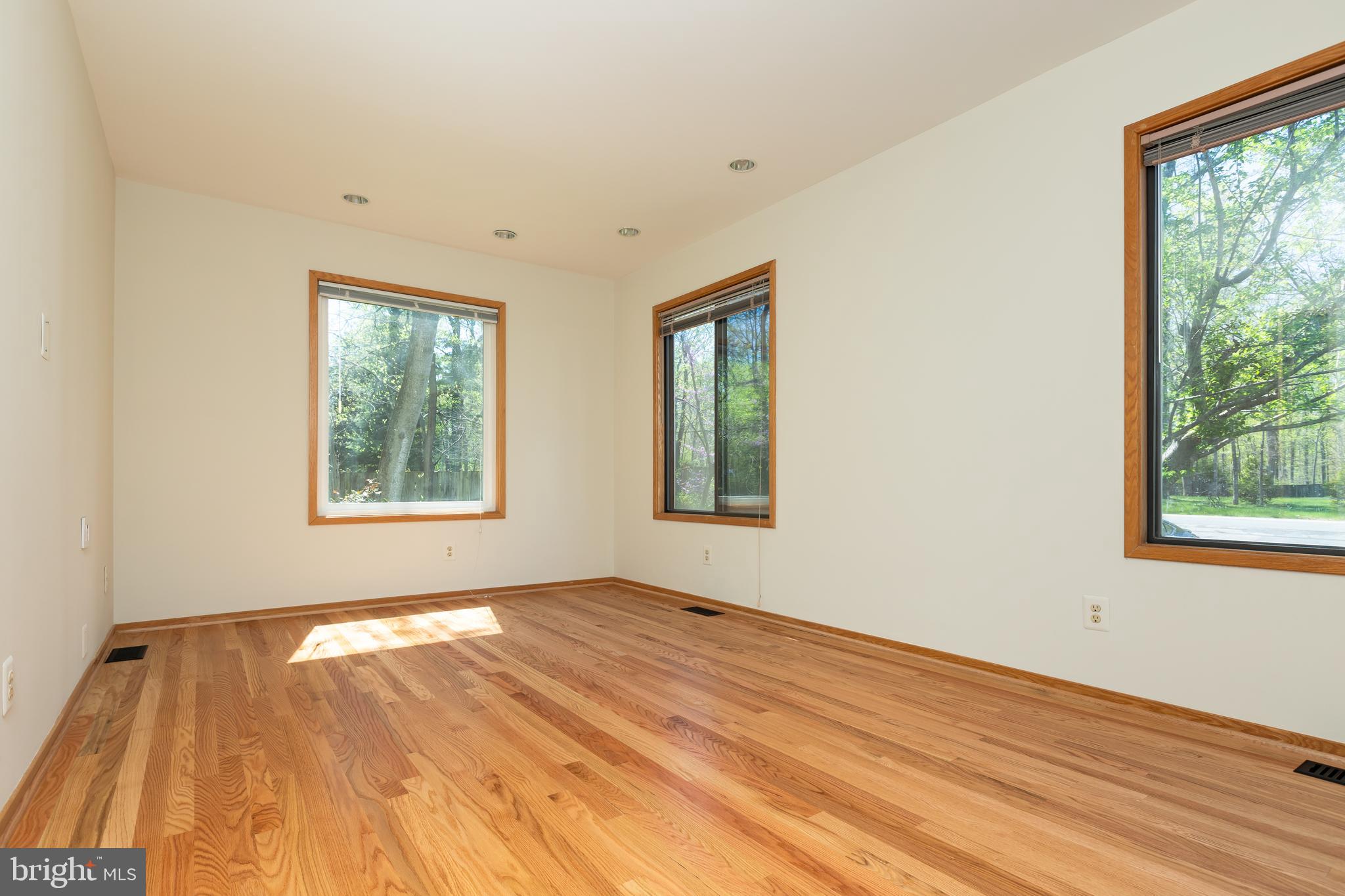 513 Springvale Road Great Falls, VA 22066 - Photo 46 of 95 2nd bedroom