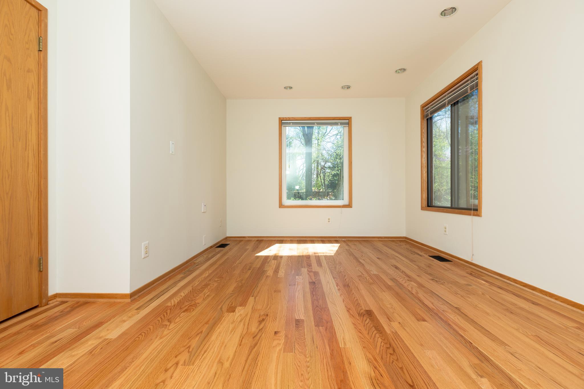 513 Springvale Road Great Falls, VA 22066 - Photo 47 of 95 2nd bedroom