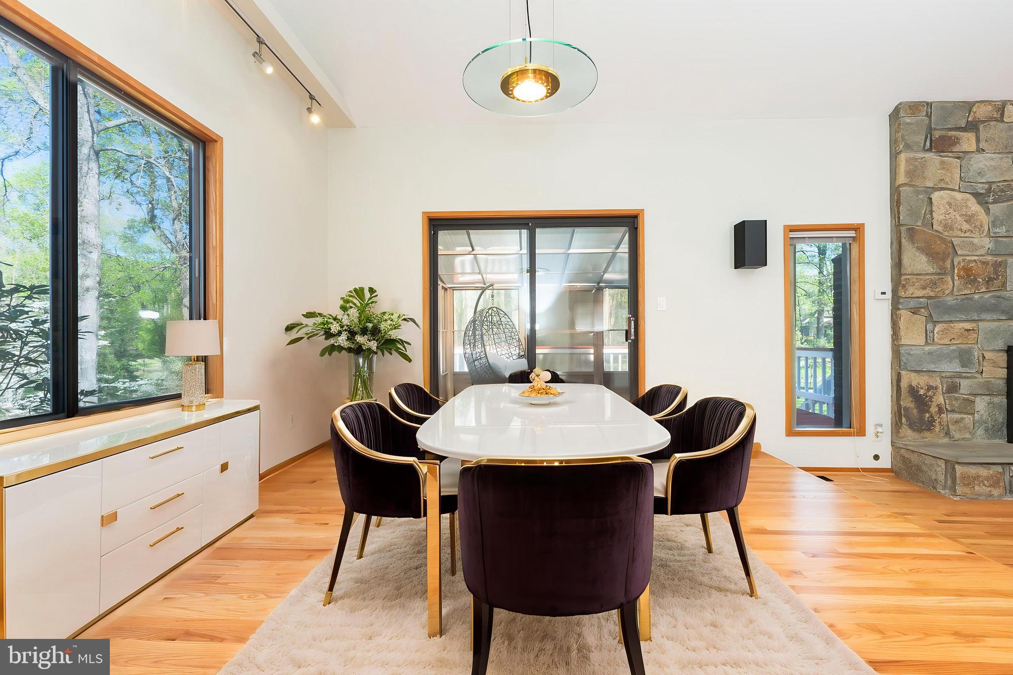 513 Springvale Road Great Falls, VA 22066 - Photo 6 of 95 Dining room (Virtually staged)