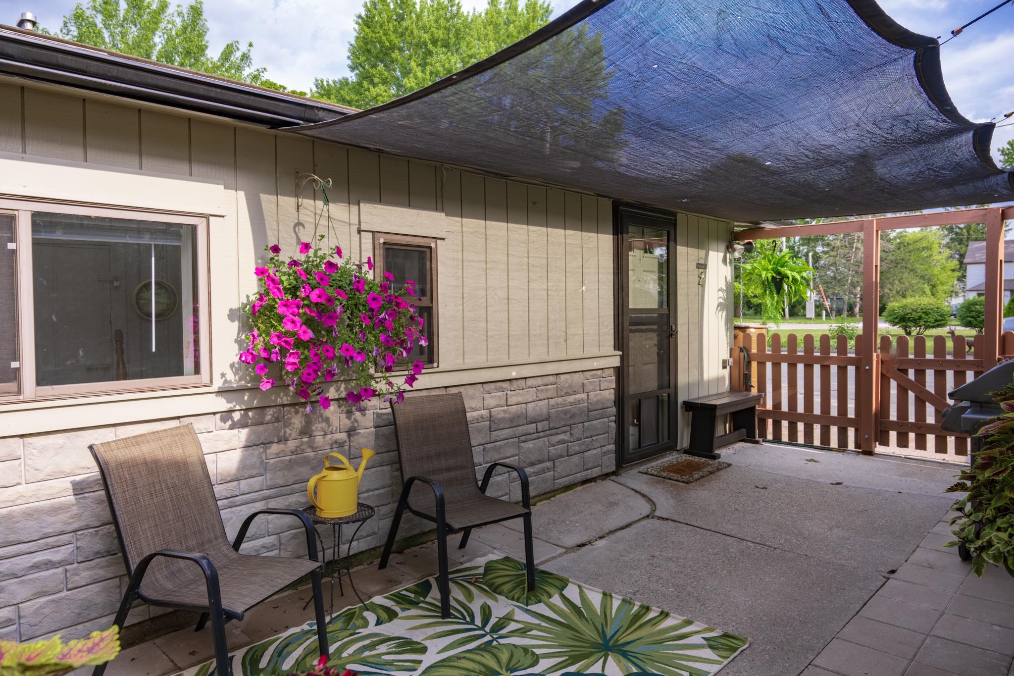 413 Jackson Street Mauston, WI 53948 - Photo 2 of 25