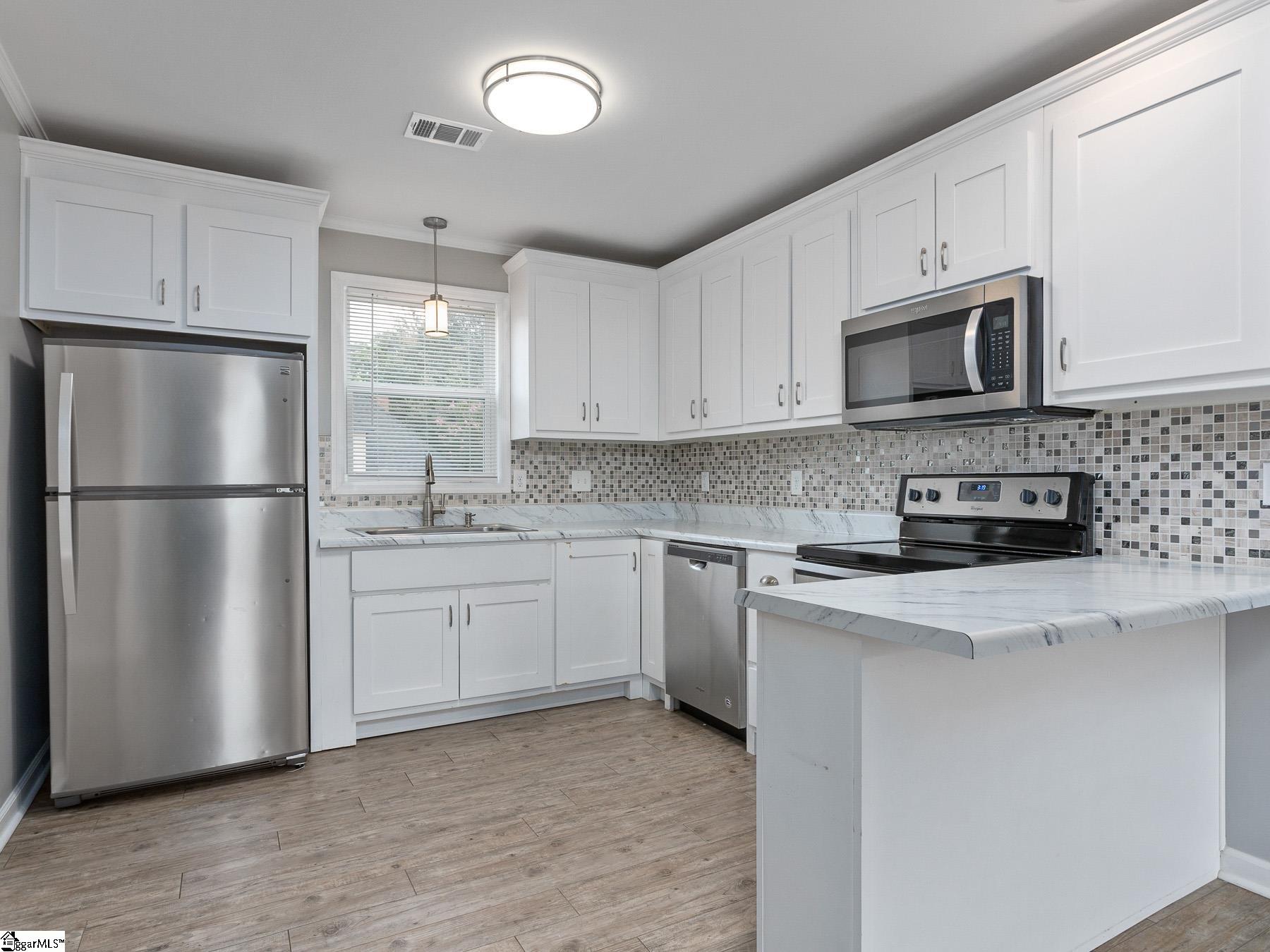 107 Spring Street Greer, SC 29650 - Photo 10 of 27 Gallery Image 10