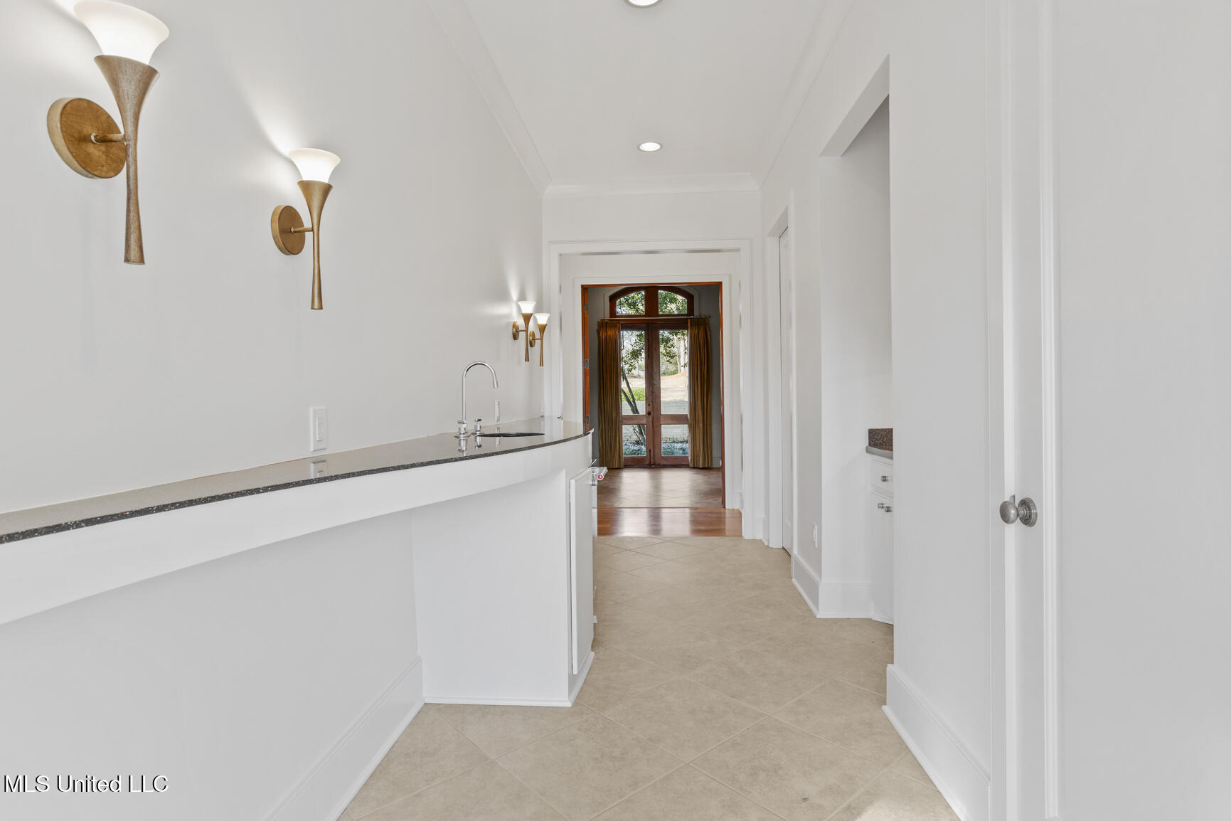 105 Bridgeview Circle Ridgeland, MS 39157 - Photo 23 of 49 Wet Bar