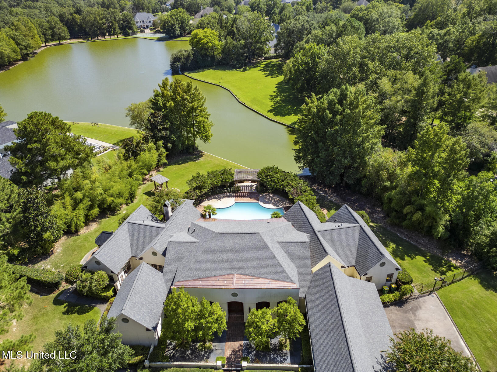 105 Bridgeview Circle Ridgeland, MS 39157 - Photo 4 of 49 105 Bridgeview Cir Drone-3