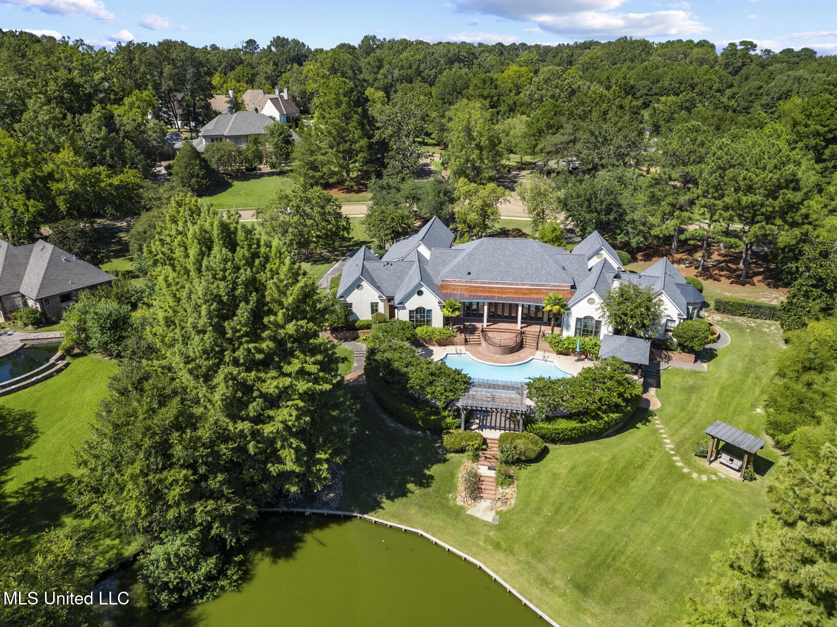 105 Bridgeview Circle Ridgeland, MS 39157 - Photo 5 of 49 105 Bridgeview Cir Drone-4