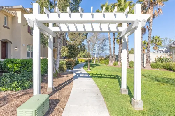 $419,000 | 1800 East Lakeshore Drive, Unit 804, Lake Elsinore, CA 92530