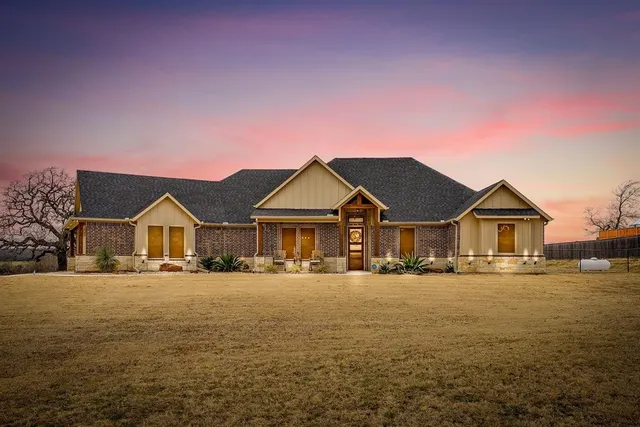 $885,000 | 8895 Hutcheson Hill Road, Springtown, TX 76082