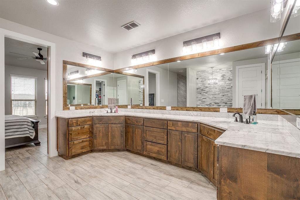 8895 Hutcheson Hill Road Springtown, TX 76082 - Photo 18 of 40