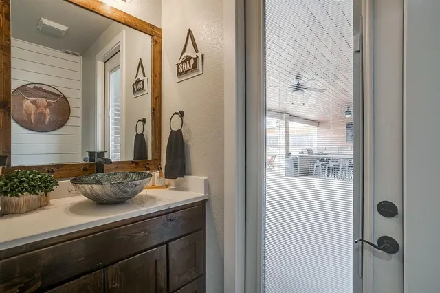 $885,000 | 8895 Hutcheson Hill Road, Springtown, TX 76082