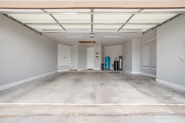 $885,000 | 8895 Hutcheson Hill Road, Springtown, TX 76082