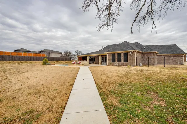 $885,000 | 8895 Hutcheson Hill Road, Springtown, TX 76082