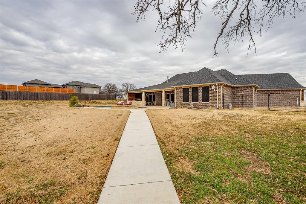 8895 Hutcheson Hill Road Springtown, TX 76082 - Photo 32 of 40