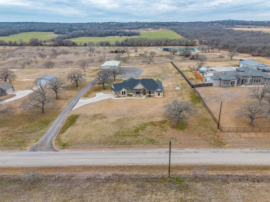 8895 Hutcheson Hill Road Springtown, TX 76082 - Photo 4 of 40