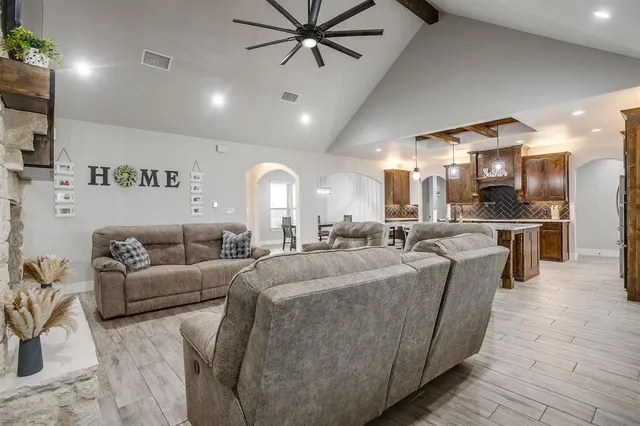 $885,000 | 8895 Hutcheson Hill Road, Springtown, TX 76082