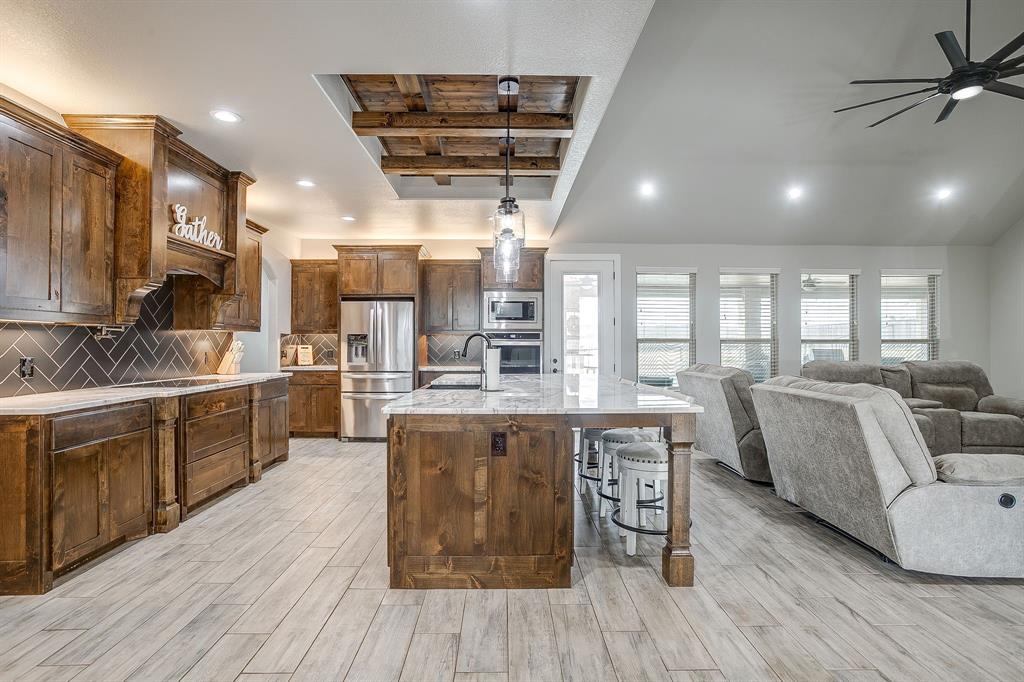 8895 Hutcheson Hill Road Springtown, TX 76082 - Photo 10 of 40