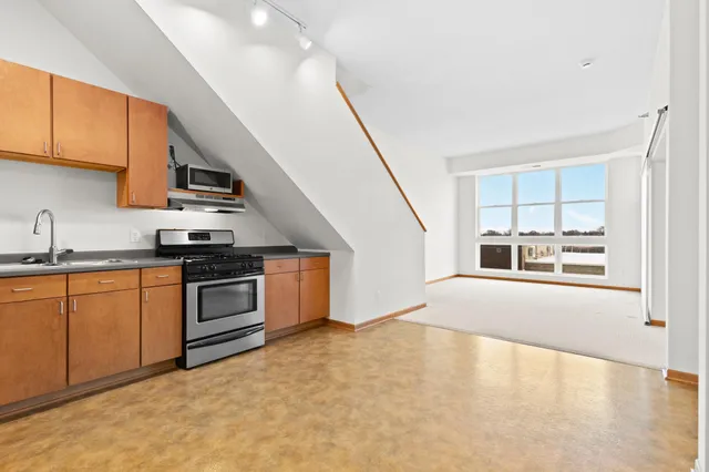 $245,000 | 2650 University Avenue West, Unit 311, St. Paul, MN 55114