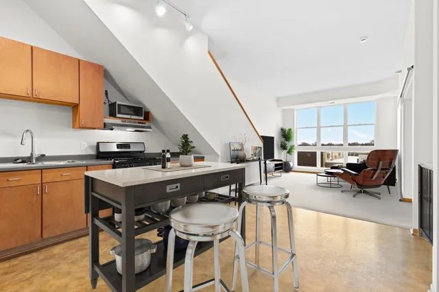 $245,000 | 2650 University Avenue West, Unit 311, St. Paul, MN 55114