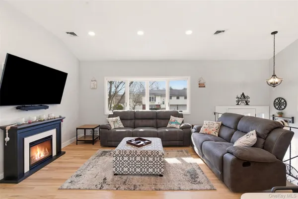 $739,990 | 147 Jackson Avenue South, St. James, NY 11780