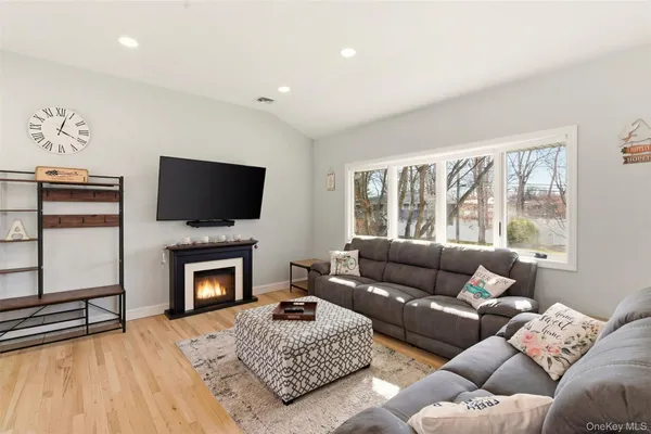 $739,990 | 147 Jackson Avenue South, St. James, NY 11780