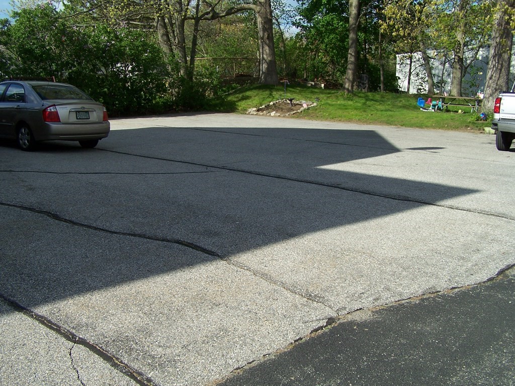 25-27 Thompson Road Webster, MA 01570 - Photo 4 of 5