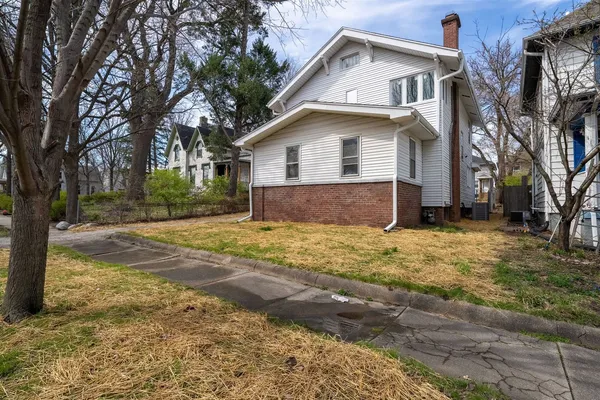 $309,900 | 806 East Olive Street, Bloomington, IL 61701