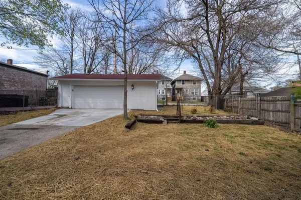 $309,900 | 806 East Olive Street, Bloomington, IL 61701