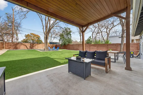 $589,900 | 504 West Croslin Street, Austin, TX 78752