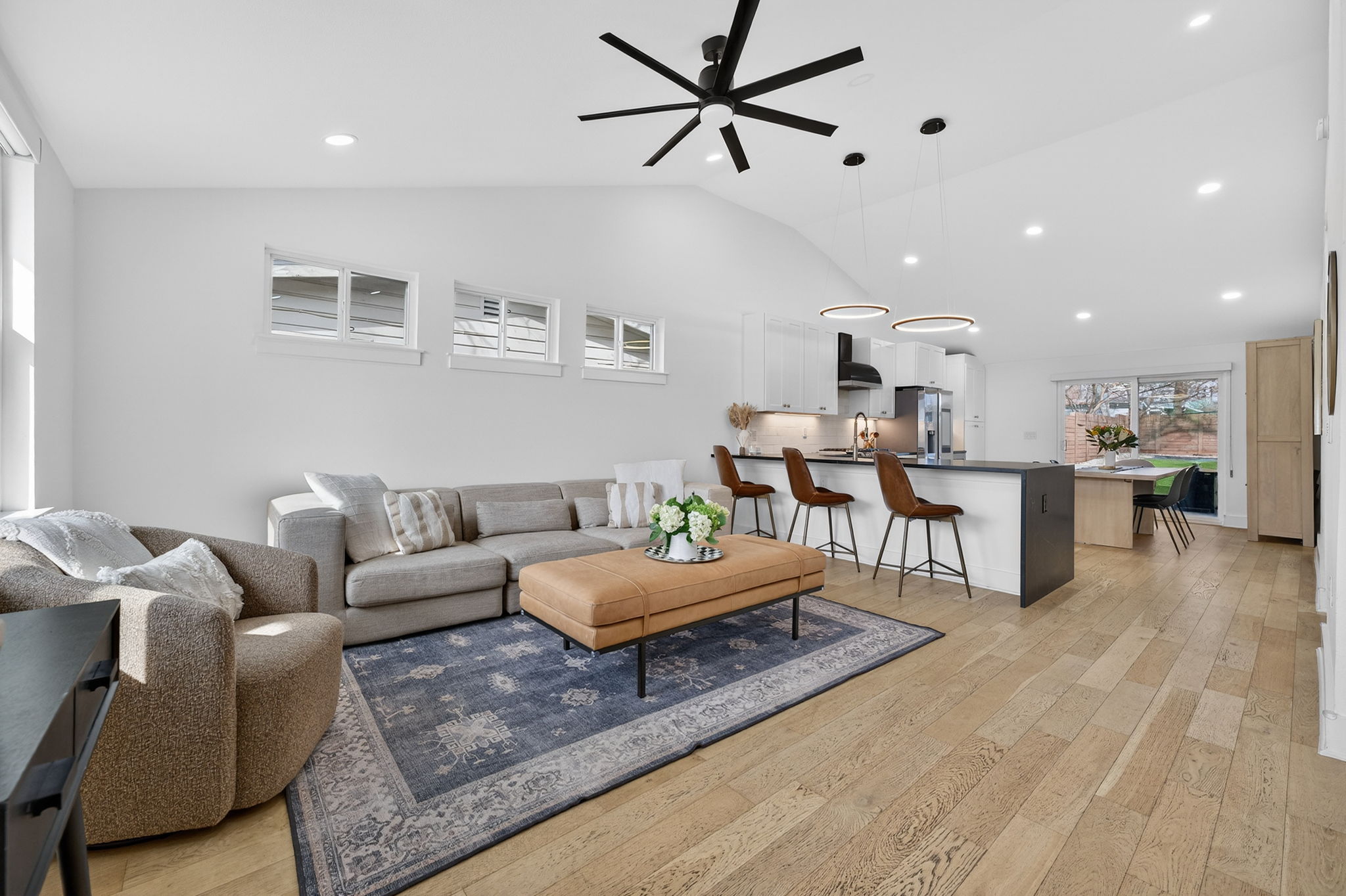 504 West Croslin Street Austin, TX 78752 - Photo 4 of 19