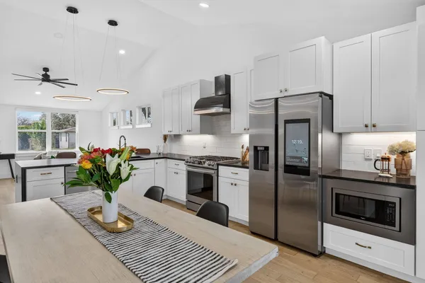 $589,900 | 504 West Croslin Street, Austin, TX 78752
