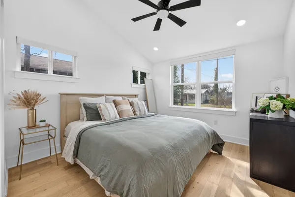 $589,900 | 504 West Croslin Street, Austin, TX 78752