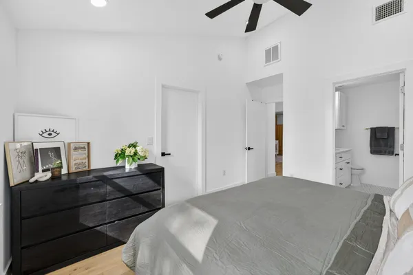 $589,900 | 504 West Croslin Street, Austin, TX 78752