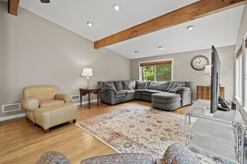 7 Trickett Road Lynnfield, MA 01940 - Photo 25 of 37