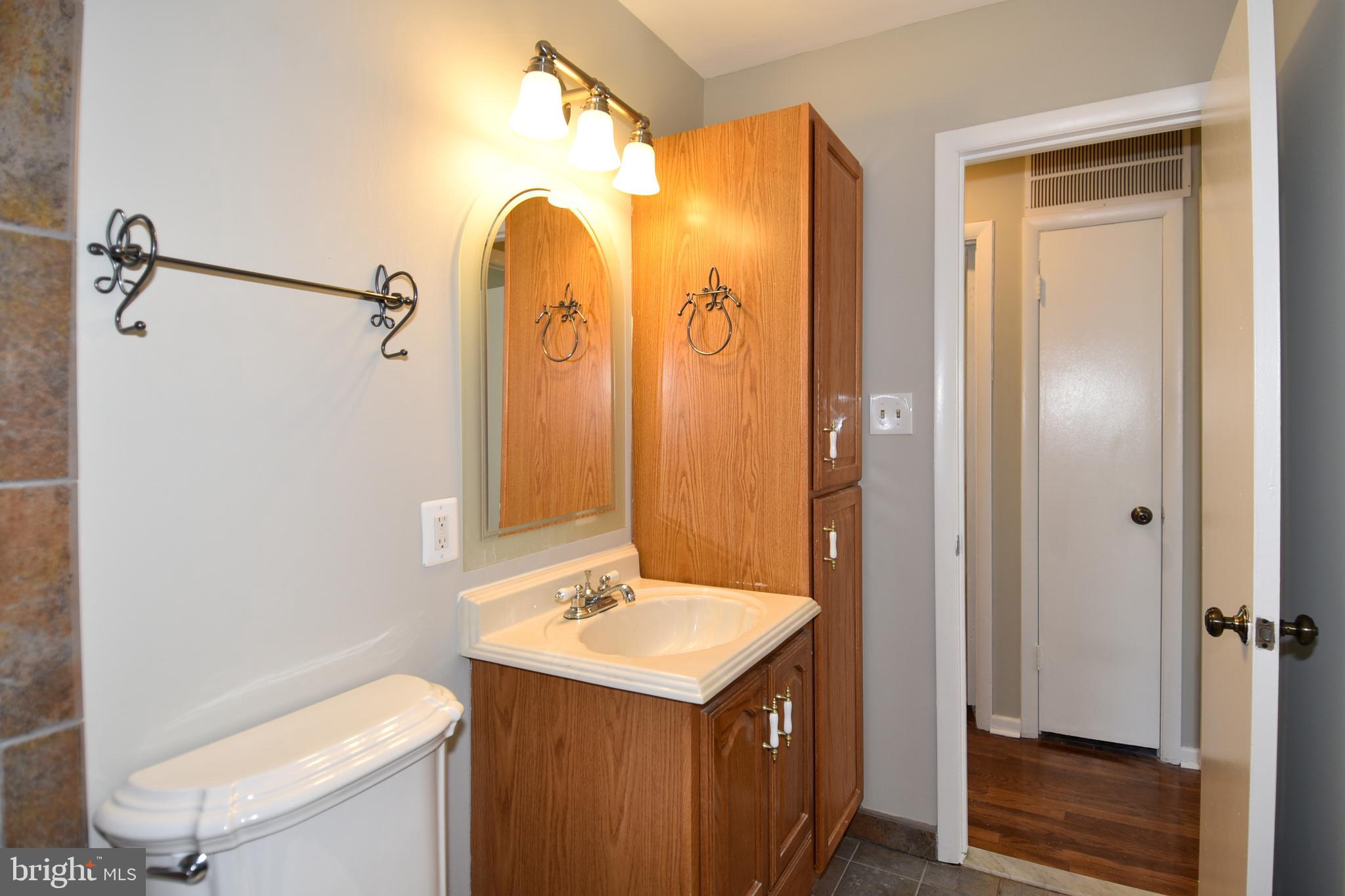 6436 Bowie Drive Springfield, VA 22150 - Photo 31 of 49 Hall Bath