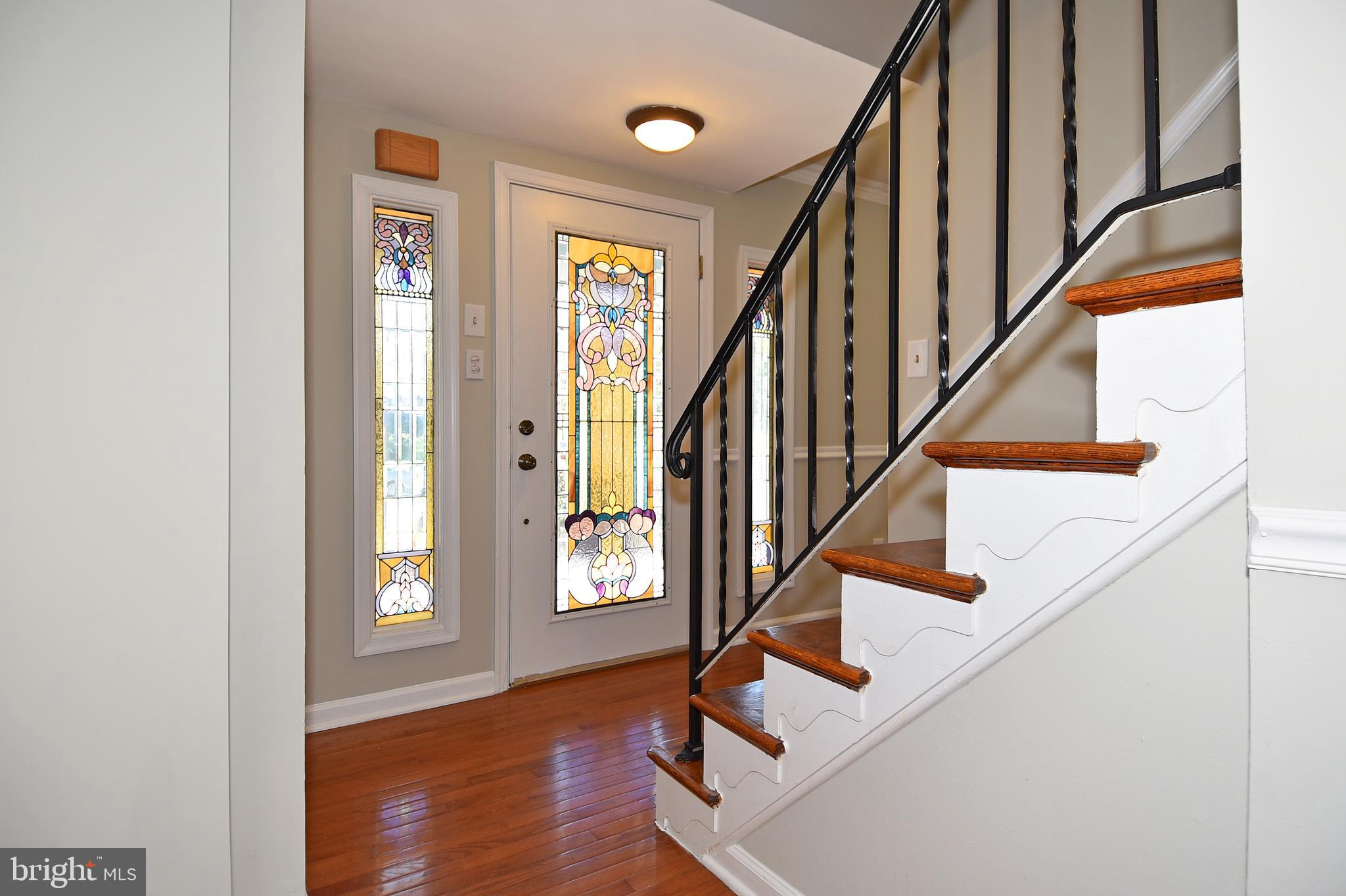 6436 Bowie Drive Springfield, VA 22150 - Photo 5 of 49 Enter foyer through stained glass door