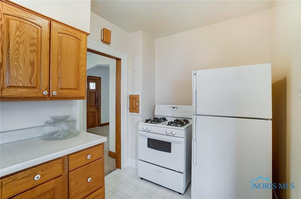 820 Waybridge Road Toledo, OH 43612 - Photo 12 of 29 Gallery Image 12