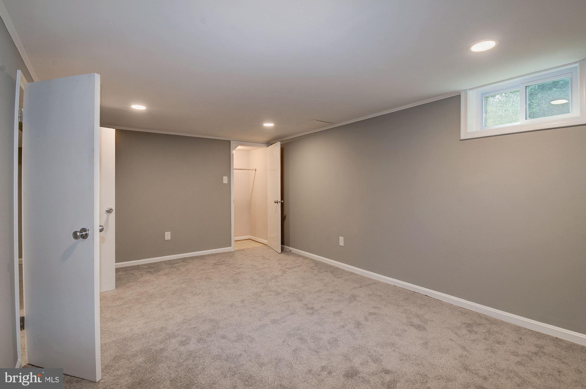 11908 Rocking Horse Road Rockville, MD 20852 - Photo 26 of 33 Gallery Image 26