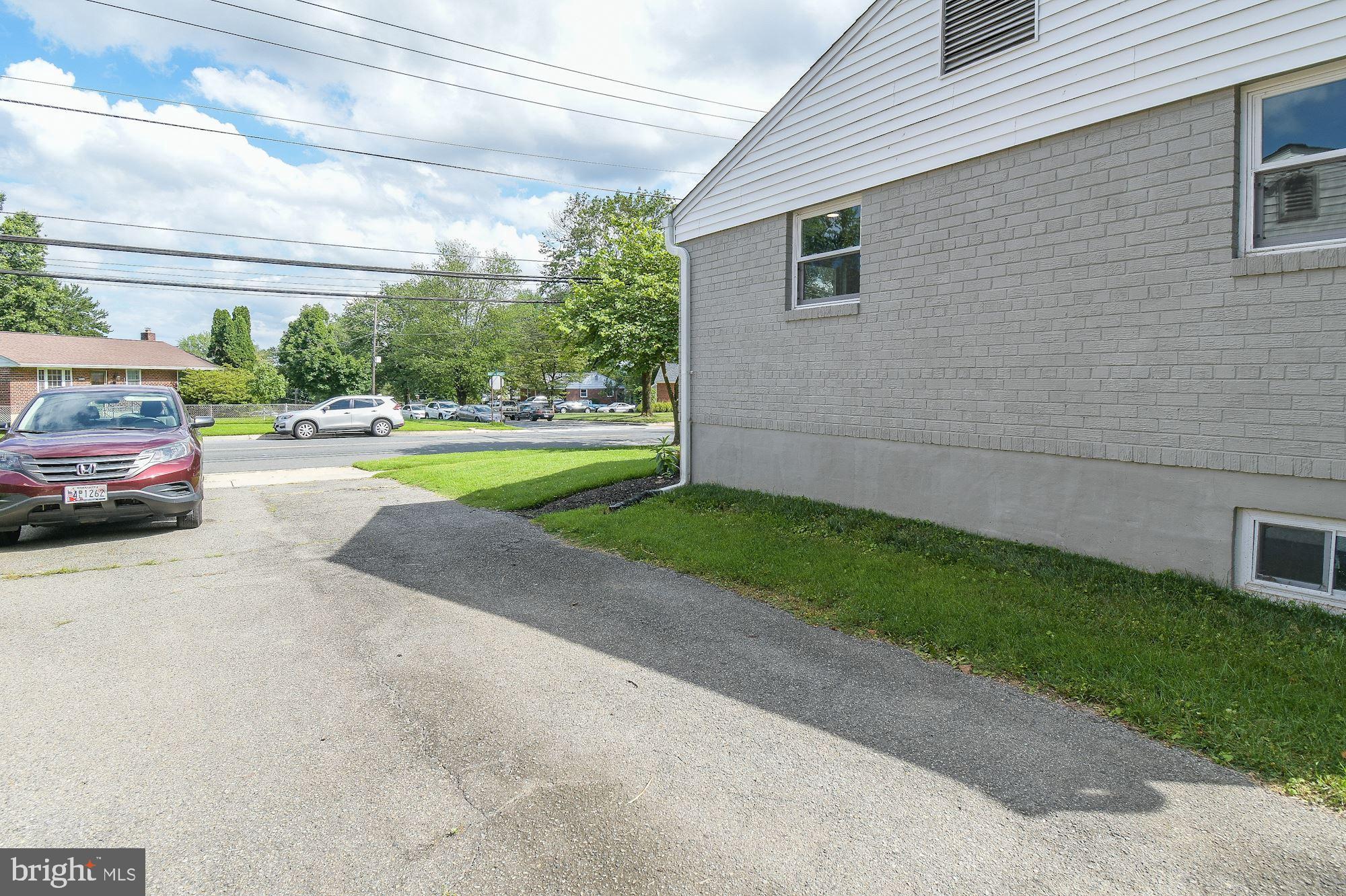 11908 Rocking Horse Road Rockville, MD 20852 - Photo 30 of 33 Gallery Image 30